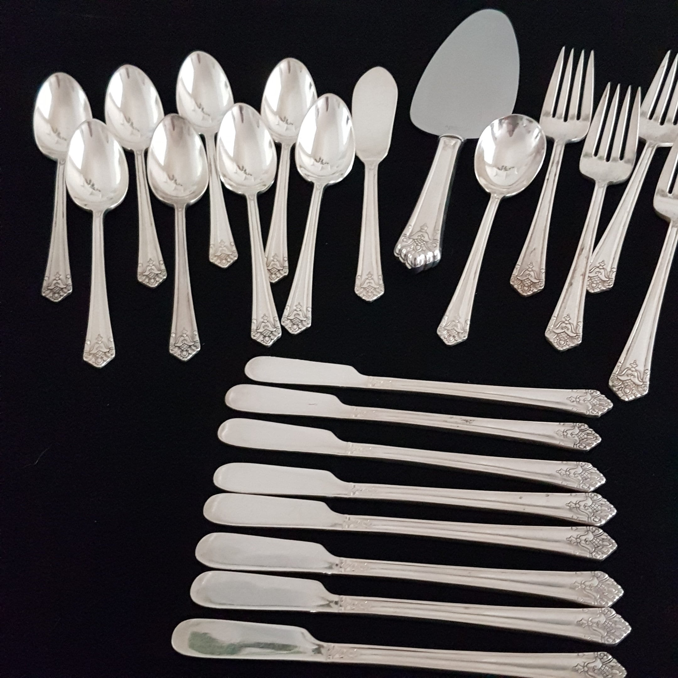 27 Pc Dessert Cutlery Set, Service for 8, Dessert Fork, Teaspoon