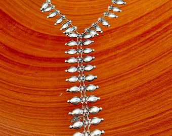 Antique look teardrops statement necklace silver plated design