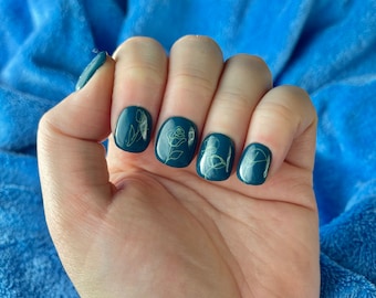 Blue and Pastel Green Minimalist Flower Short Square Press-On Nails, Gel Acrylic Nails