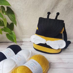 Bumble Bee Backpack PDF Pattern - crochet pattern - Bumble Bee bag - backpack - UK terms - PDF