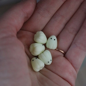 Tiny Ghost, Spooky Gift, Polymer Clay Ghost, Miniature Ghost, Cute Small Gift, Pet Glow in the Dark