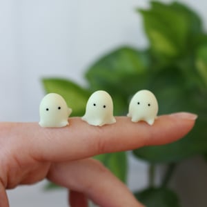 Tiny Ghost, Spooky Gift, Polymer Clay Ghost, Miniature Ghost, Cute Small Gift, Pet Glow in the Dark