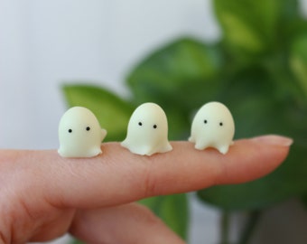 Tiny Ghost, Spooky Gift, Polymer Clay Ghost, Miniature Ghost, Cute Small Gift, Pet Glow in the Dark