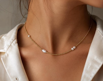 Gold Beaded Seed Necklace with Freshwater Pearls Beads, Beaded Choker, Summer Necklace,  Gift for Girl, Beach Choker, Trendy Choker