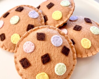 Felt Easter Cookies, Felt Spring Cookies, Felt Chocolate Chip Cookies, Play Cookies, Play Kitchen, Flet Play Food, Play Bakery, Pretend Play