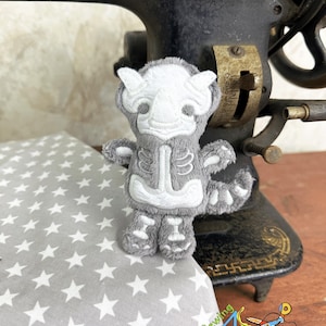 Glow in the Dark Dinosaur Stuffie - Plush Stuffed Animal Toy - Children&#39;s Toy - Baby Toy - Dinosaur Toy