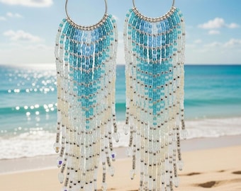 Pendientes con flecos y cuentas turquesas / Estilo bohemio costero, alambres de plata de ley