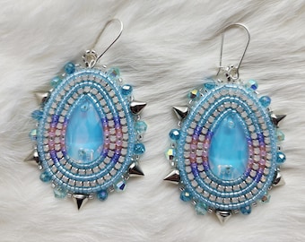 Pendientes de pétalos Blue Lagoon / Joyería llamativa de cristal de ópalo aguamarina / Cuentas de semillas Miyuki
