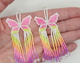 Pendientes de mariposa con flecos de luces de neón – Pendientes Miyuki Delica Brickstitch hechos a mano