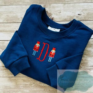 Sudadera navideña con monograma para niño, Sudadera Cascanueces para bebés, Camiseta navideña, Monograma para niño, Navidad sencilla, Navidad personalizada