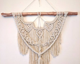 Kat / large macrame wall-hanging