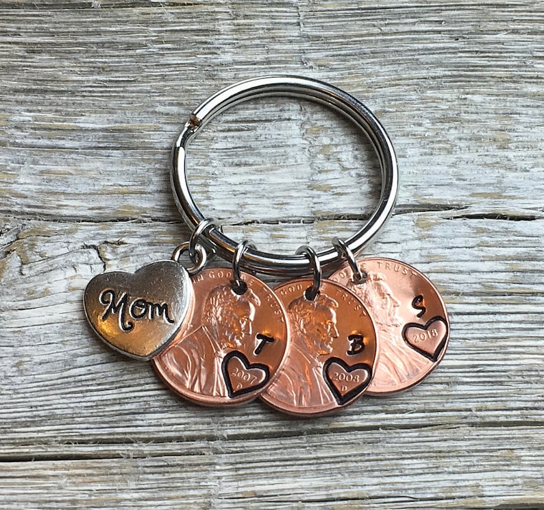 Gift For Mom, Mothers Day Gift, Mom Gift, Mom Birthday Gift, Mom Penny Keychain, Customized Mom Keychain, Valentine Gift For Her, Mom Gifts 