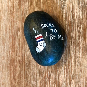 Socks to be me hand painted funny pun  beach stone