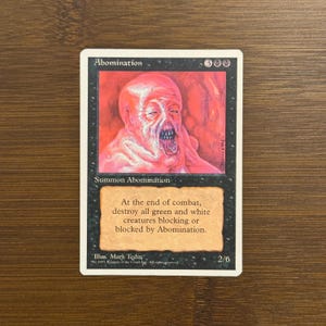 Abominación por error de fábrica – Crónicas de Magic the Gathering de 1995 – Esquinas mal cortadas y descentradas