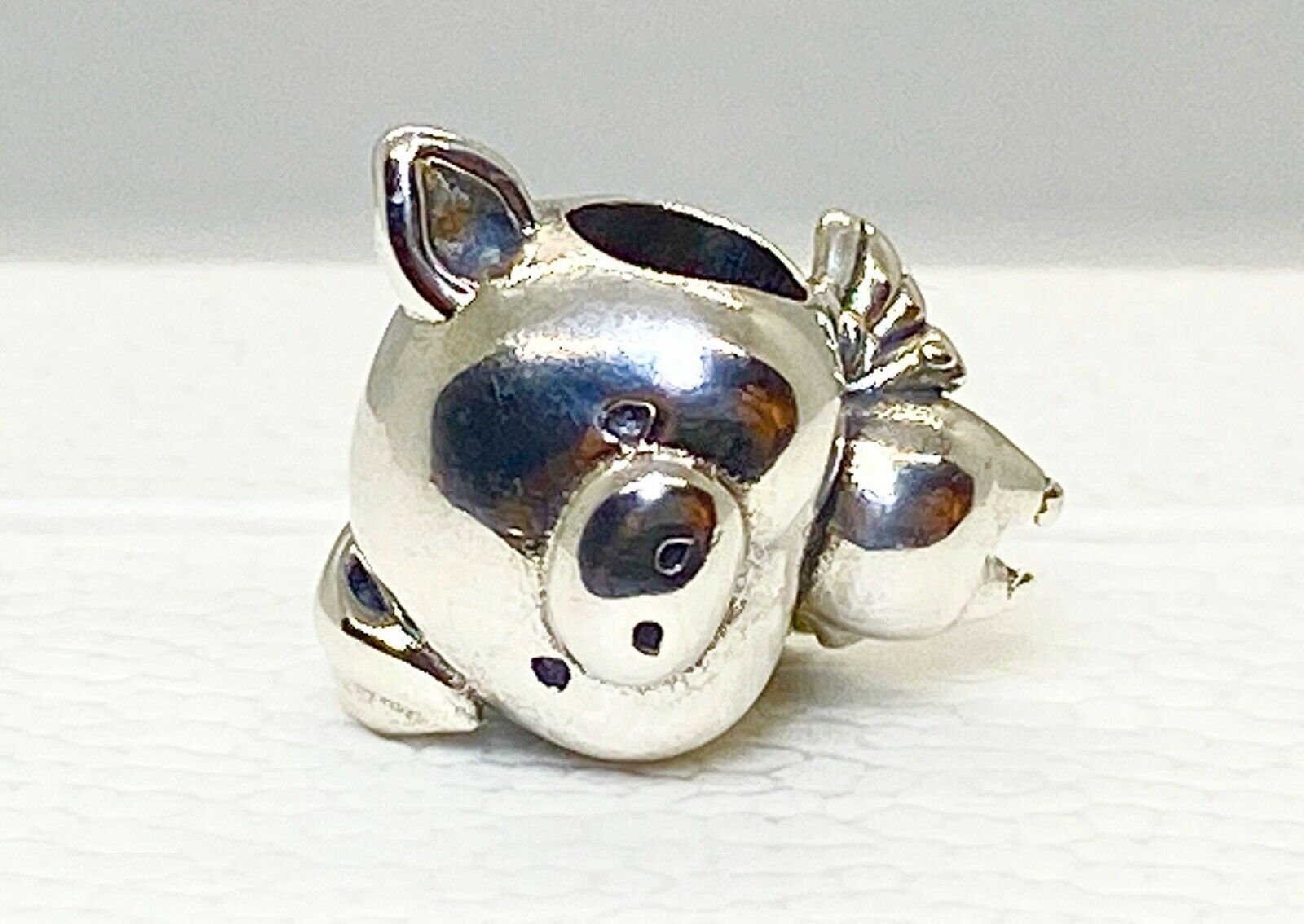 Pippo the shop flying pig