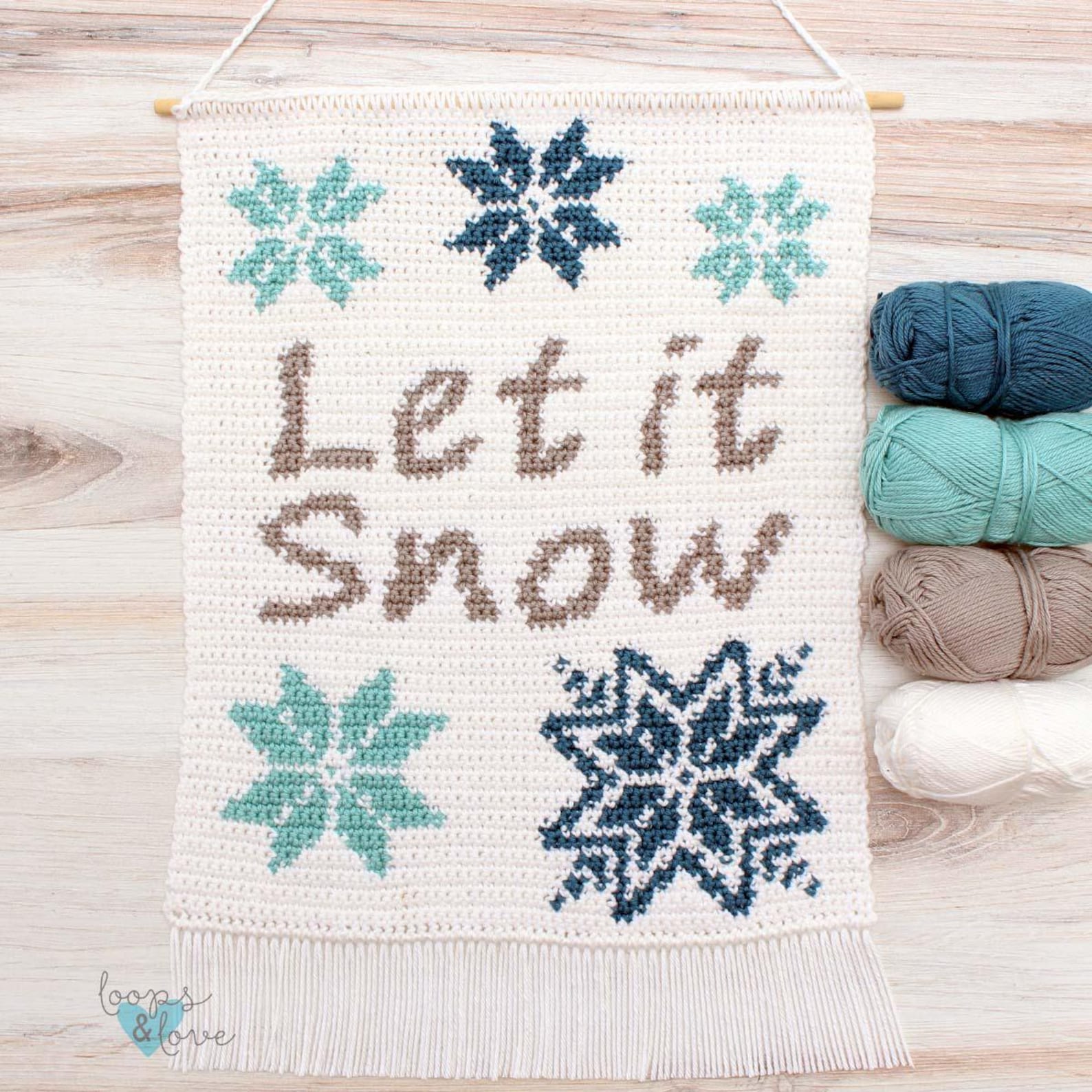 Let it Snow Wall Hanging crochet pattern by Loops and Love Crochet