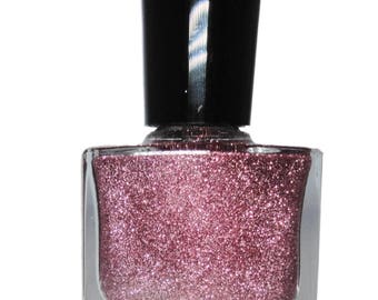 Esmalte de uñas con purpurina rosa bebé: laca vegana brillante