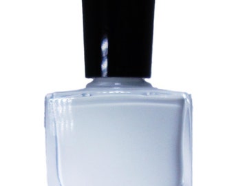 Esmalte de uñas blanco opaco Nimbus: laca vegana con brillo perlado