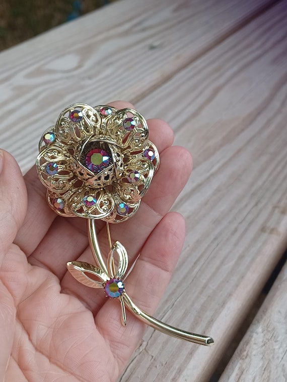 Vintage gorgeous Sarah Coventry brooch