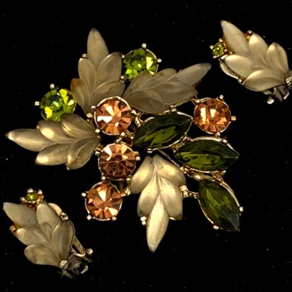 Aurora Brooch & Earrings Set Mid Century with Thermoset Lucite and Diamantes on a Gold tone setting