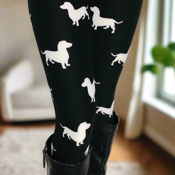 Wiener Dog Woof Woof Dachshund Pattern Print Women's Shorts