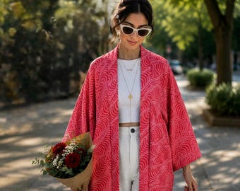 Red stylish Japanese Kimono Jacket featuring Shibori Batik, Haori, Silk Kimono Jacket,  ships from Germany
