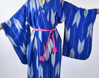 Japanese Vintage Kimono Robe in royal blue silk with Hane - Feather pattern including pink silk belt