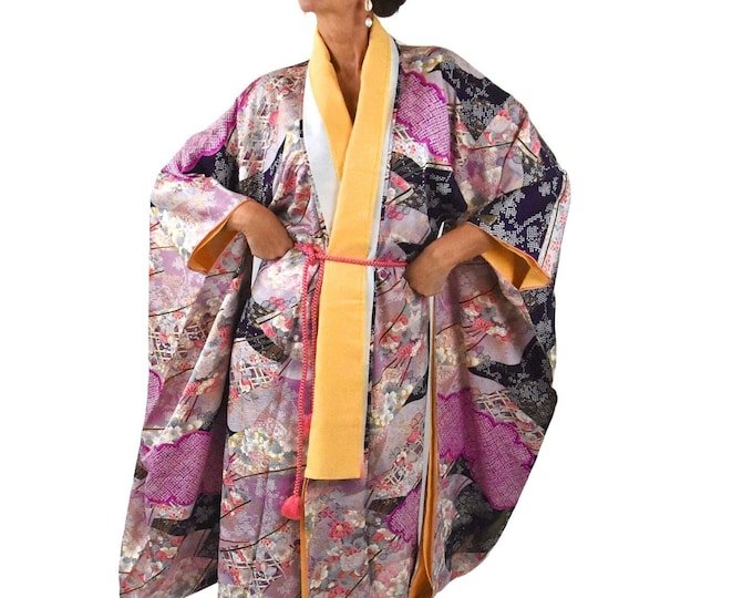 Furisode Kimono in lilac with beautiful flower pattern including Silk Obijime Belt / Japanese Silk  / Wall decoration /  Wearable Art