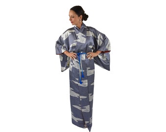 Japanese Kimono Robe in greyish blue, Rinzu silk including silk belt