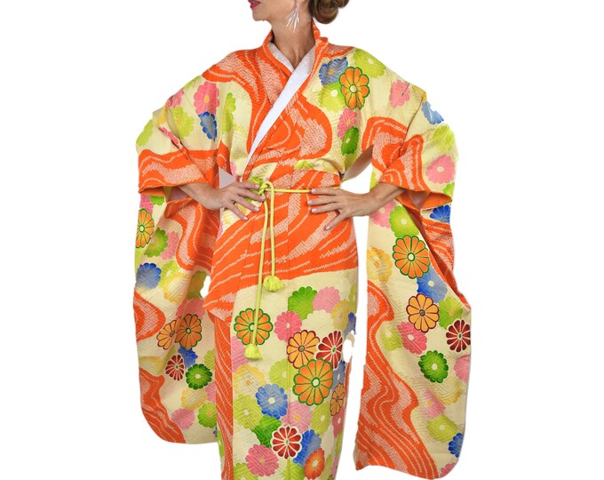 High Class Furisode Kimono orange with colorful flowers / cleaned Vintage / Silk / Japan / handmade Shibori Batik / Wearable Art