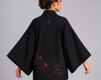 Black Elegant Japanese Kimono Jacket with Urushi decoration, Original Japanese Haori, hand-sewn silk, Opera Evening