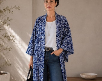 Japanese Vintage Kimono Robe in blue with flowers and silk Obijime belt / High quality dressing gown / Lounge Wear /