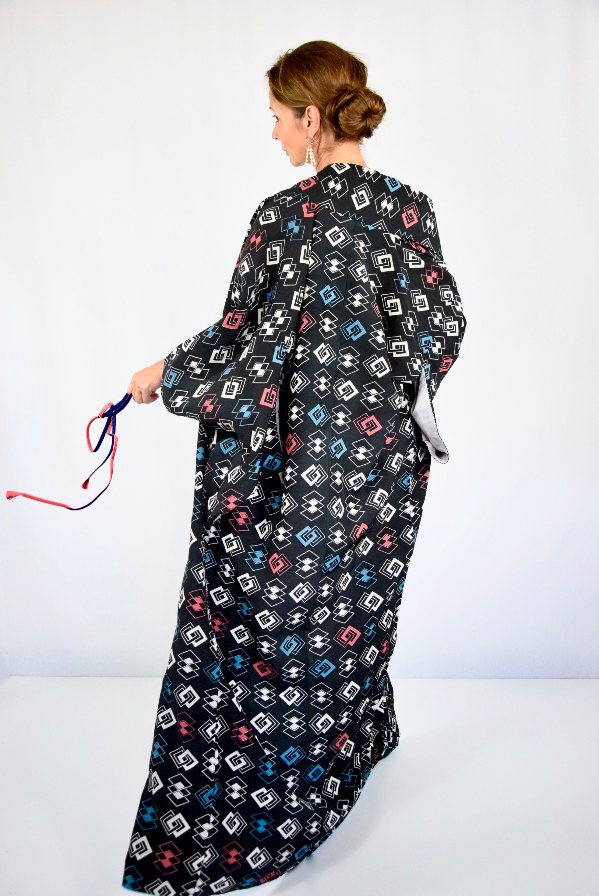 Japanese Vintage Kimono Robe black with belt / cleaned and ready to