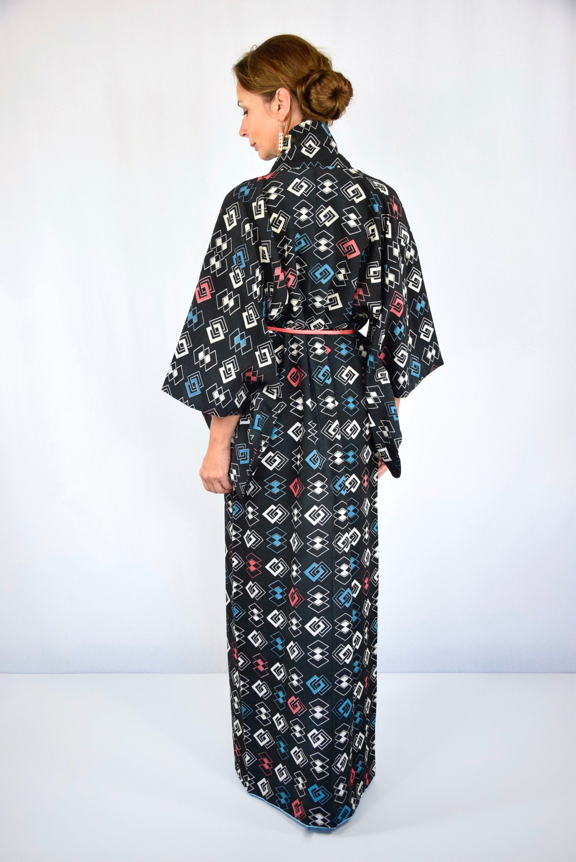 Japanese Vintage Kimono Robe black with belt / cleaned and ready to ...