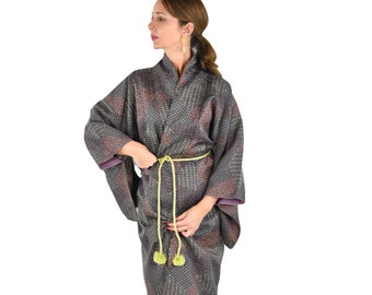 Japanese Vintage Kimono Robe Purple with belt / cleaned  / sexy dressing gown / Lounge Wear / includes Silk Belt / KimonoMädchen