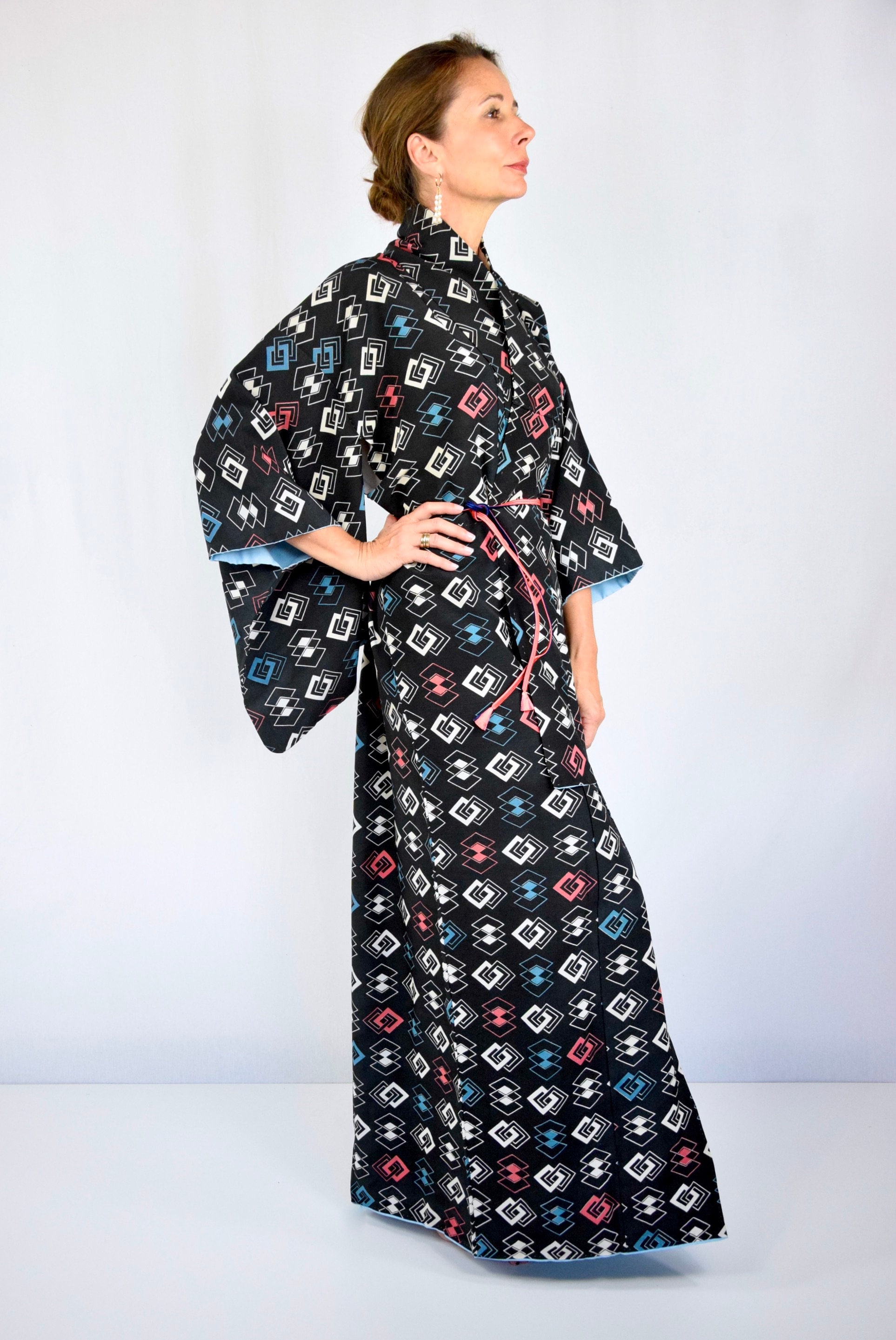 Japanese Vintage Kimono Robe black with belt / cleaned and ready to