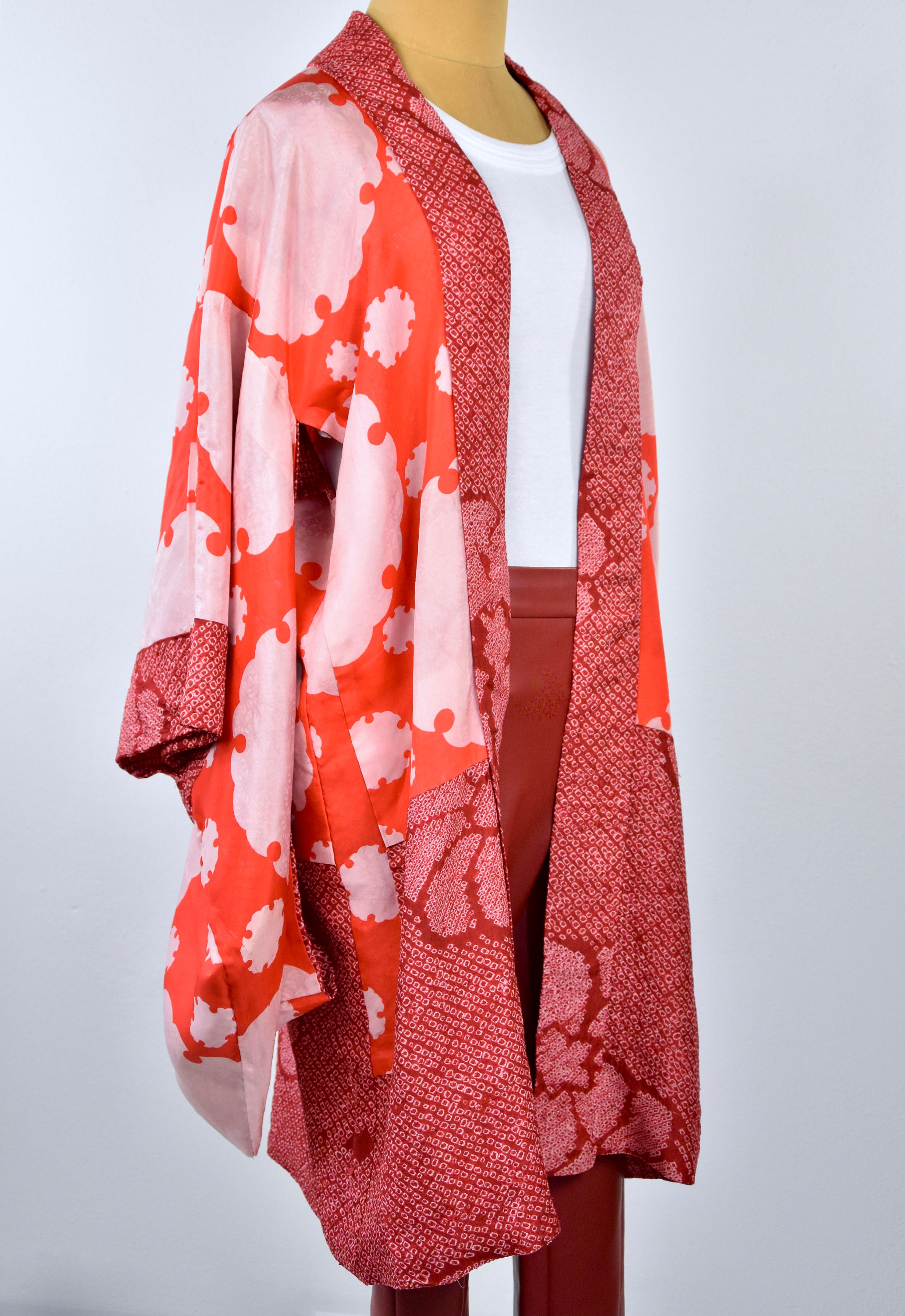 Kimono Cadigan/ Red / Cleaned Antique Haori / Shibori Batik / Silk ...