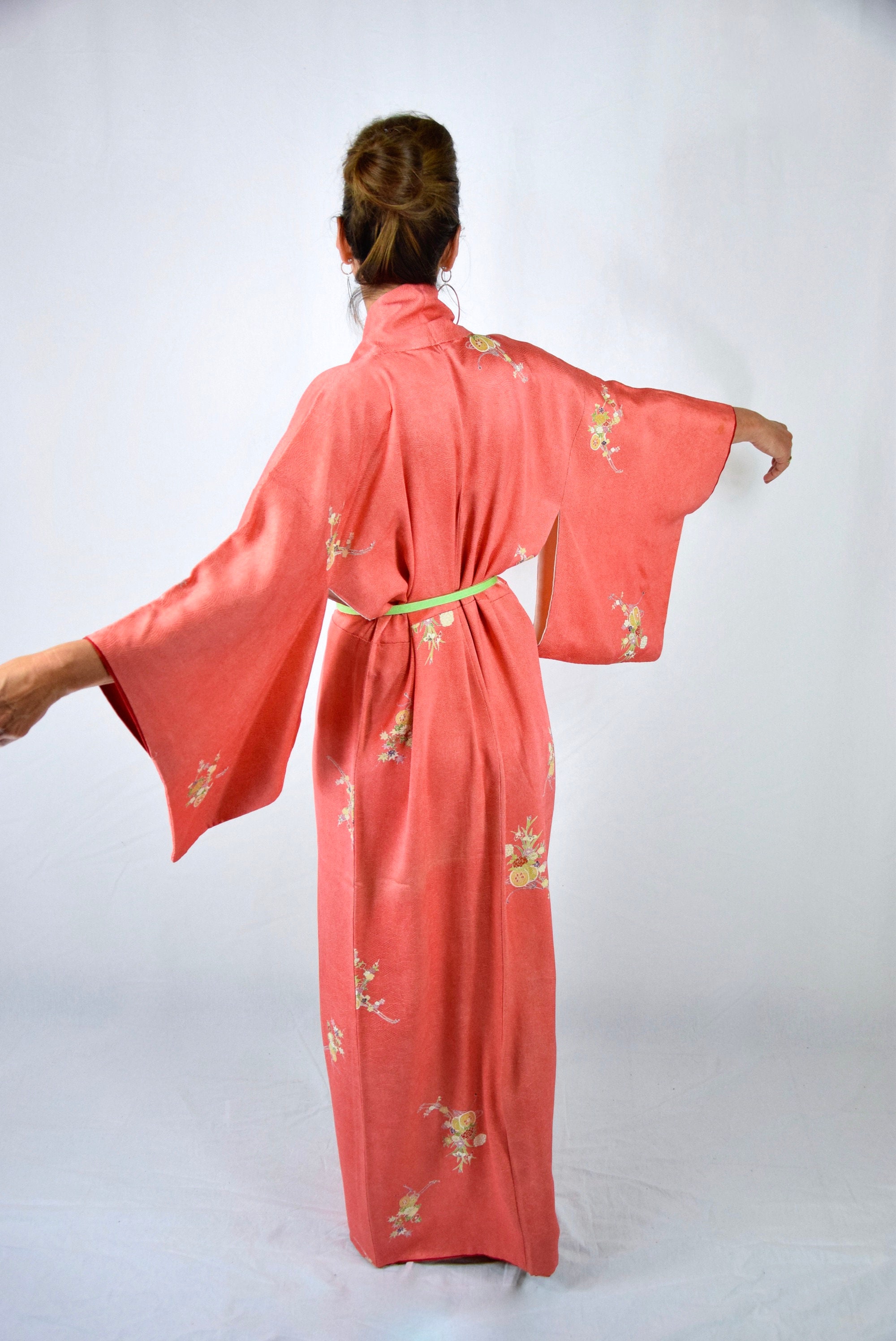 Cleaned highquality Japanese Vintage Kimono Robe in red including