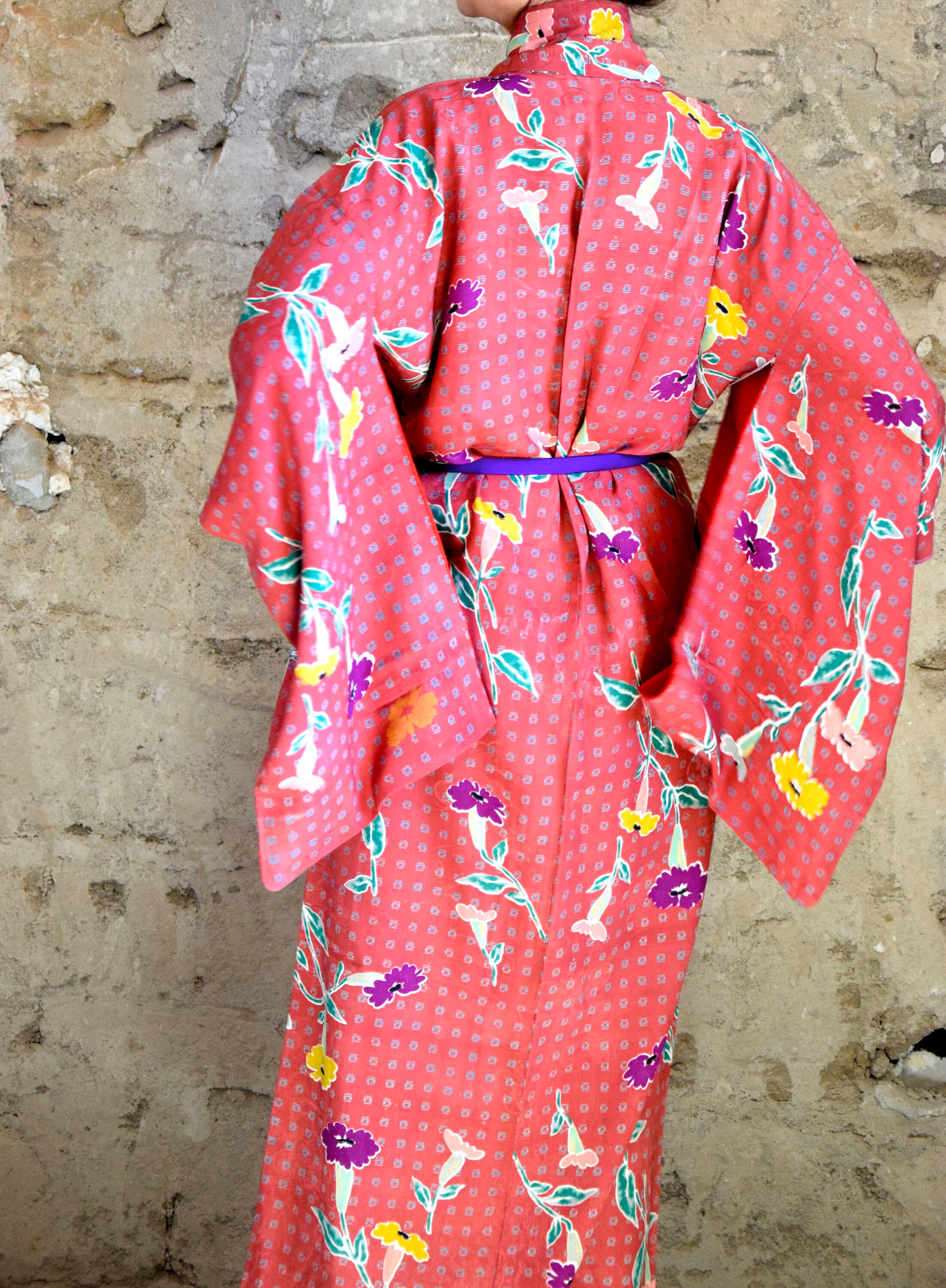 Vintage Kimono Flower Power, pink silk with free Obijime Kumihimo Belt