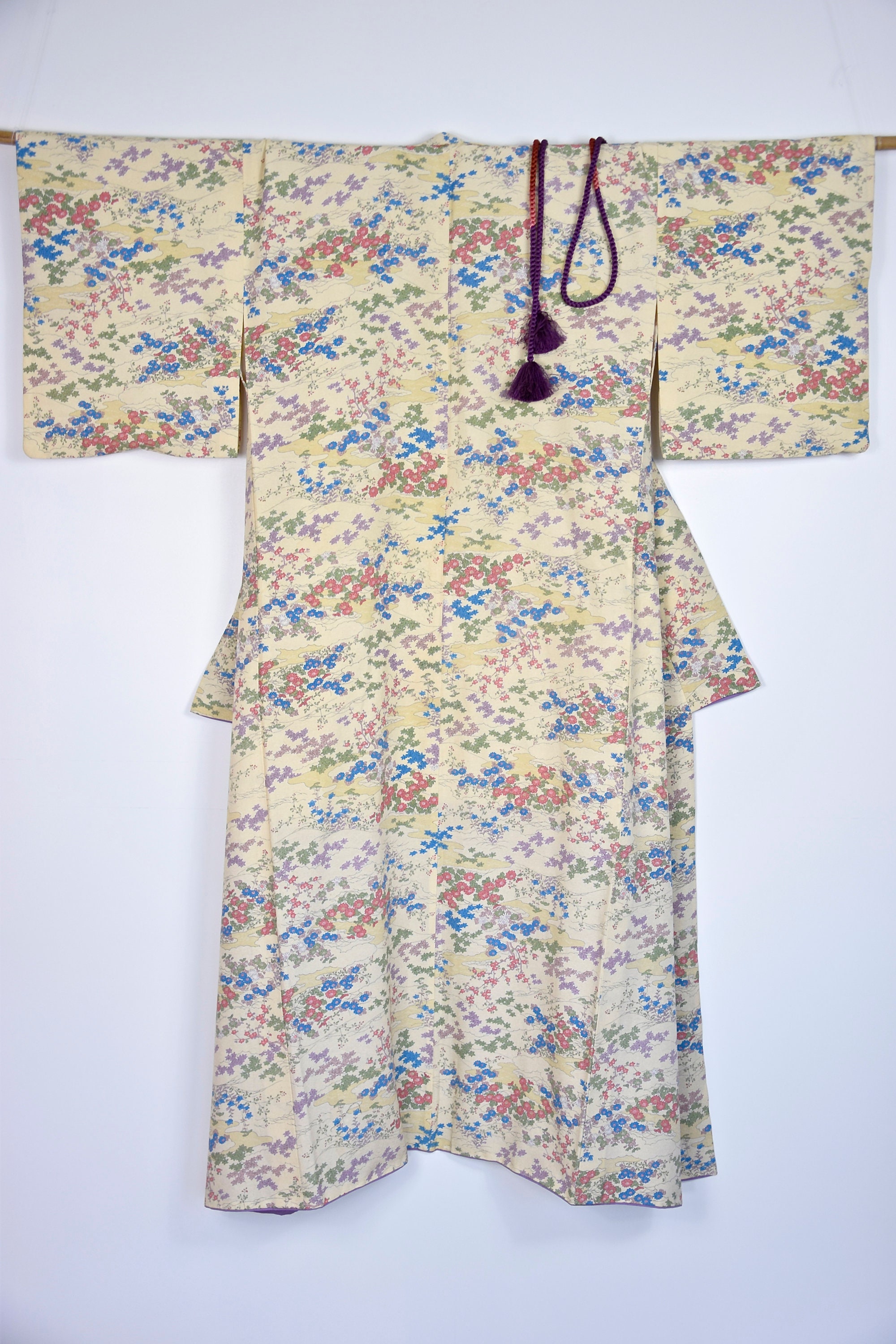 Japanese Vintage Kimono Robe Silk with flower pattern, Spring Kimono ...