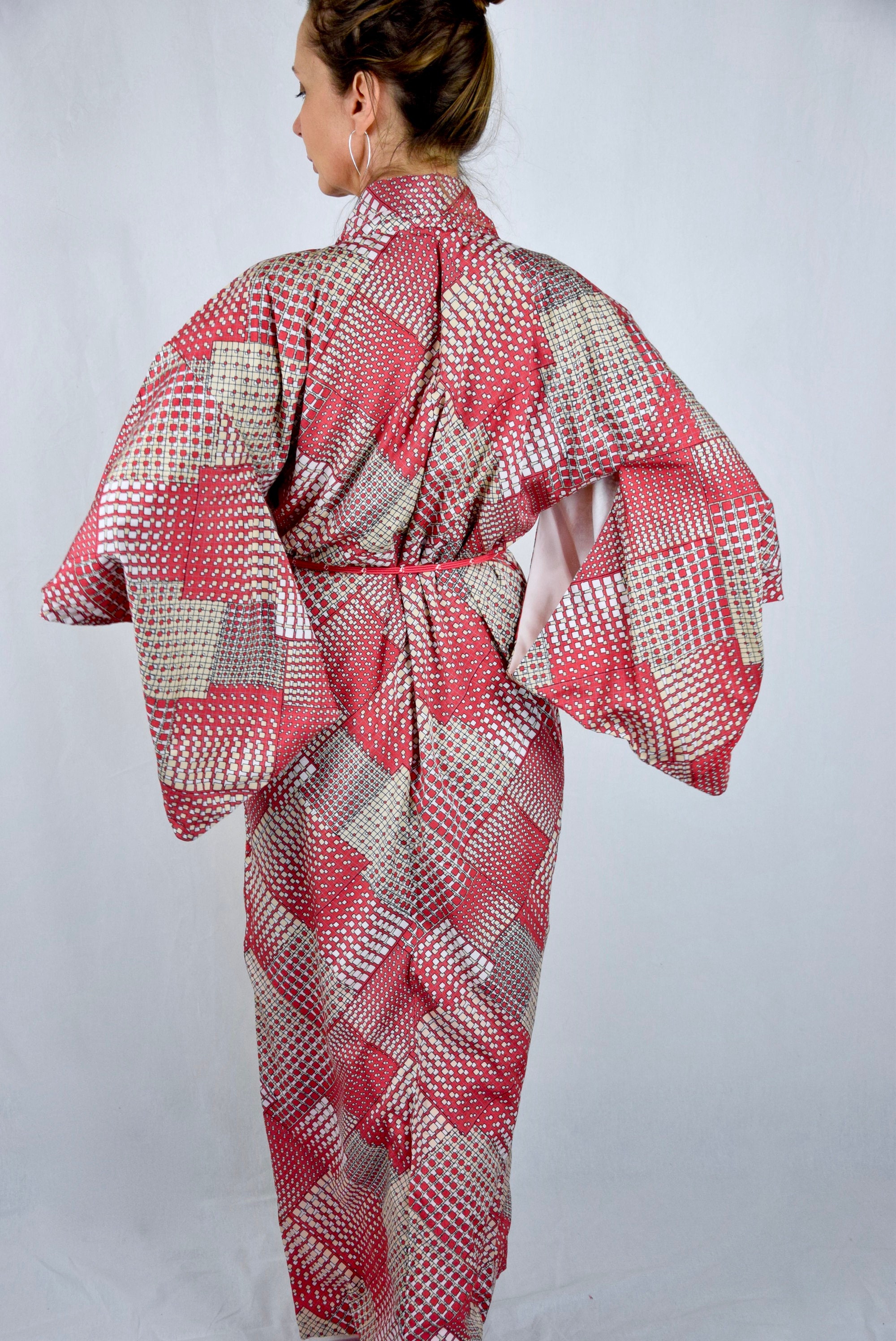 Japanese Vintage Kimono Robe in pink with free Obijime belt, cleaned and ready to wear, sexy Japanese Vintage Kimono Robe in pink with free Obijime belt, cleaned and ready to wear, sexy