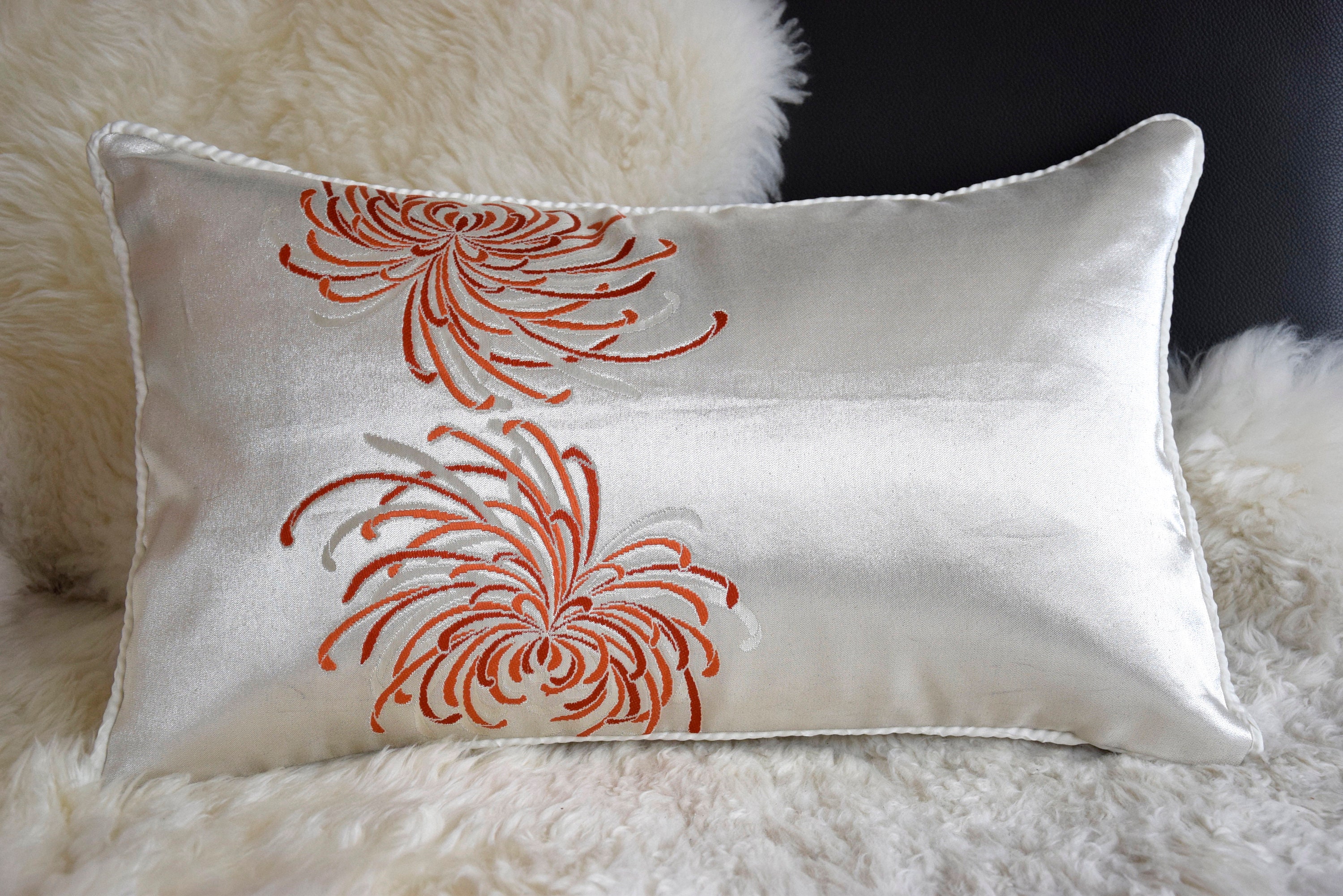 Obi Throw Cushions made of Japanese Vintage Silk in off white with fire ...