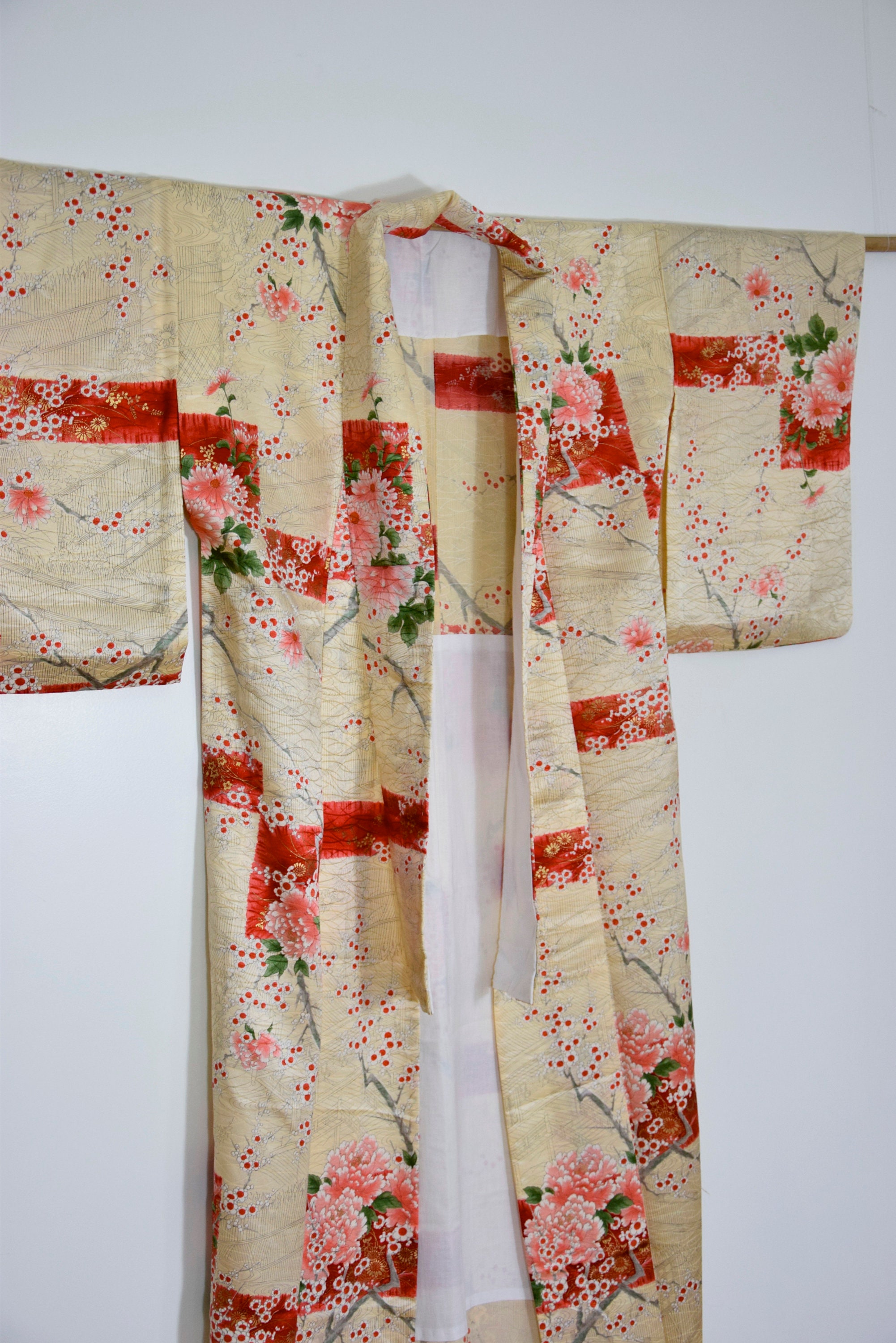 Japanese Vintage Silk Kimono with flowers & silk Obijime ???belt, Silk ...
