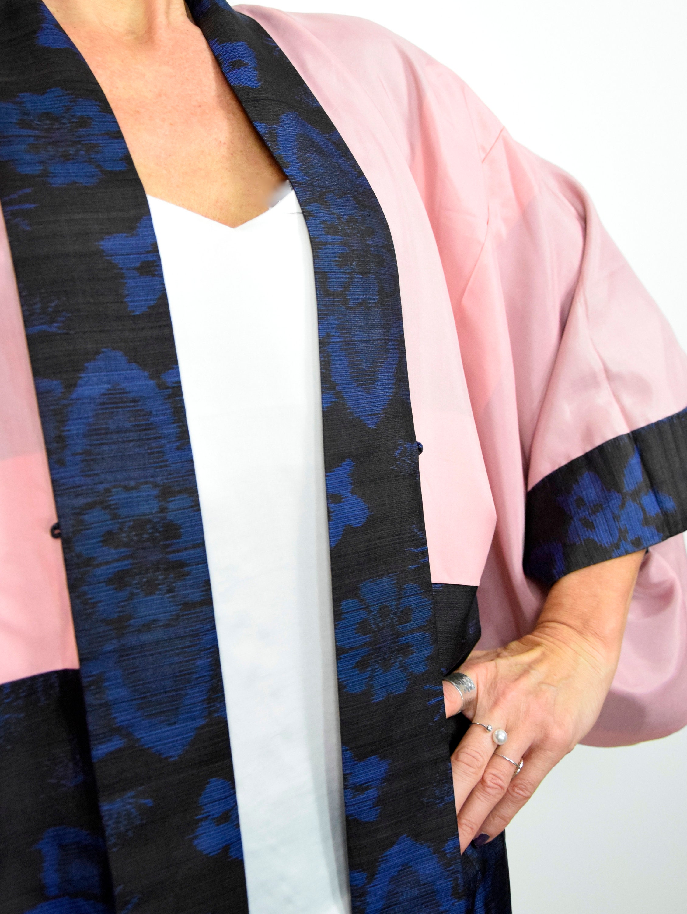 Vintage Haori, elegant silk Kimono Jacket, black with blue, handmade ...