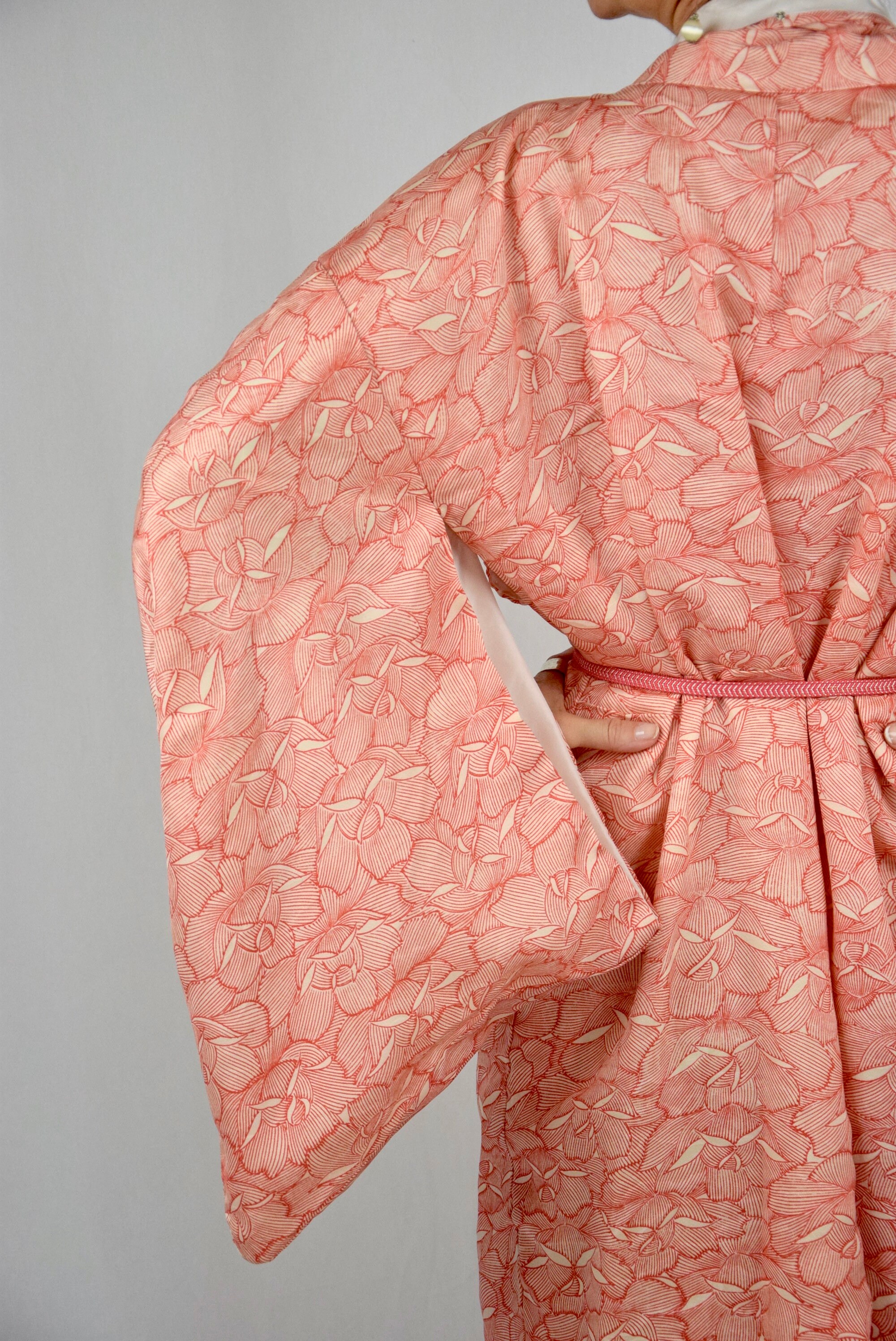 Japanese Vintage Kimono Robe Silk pink with Orchids and silk Obijime