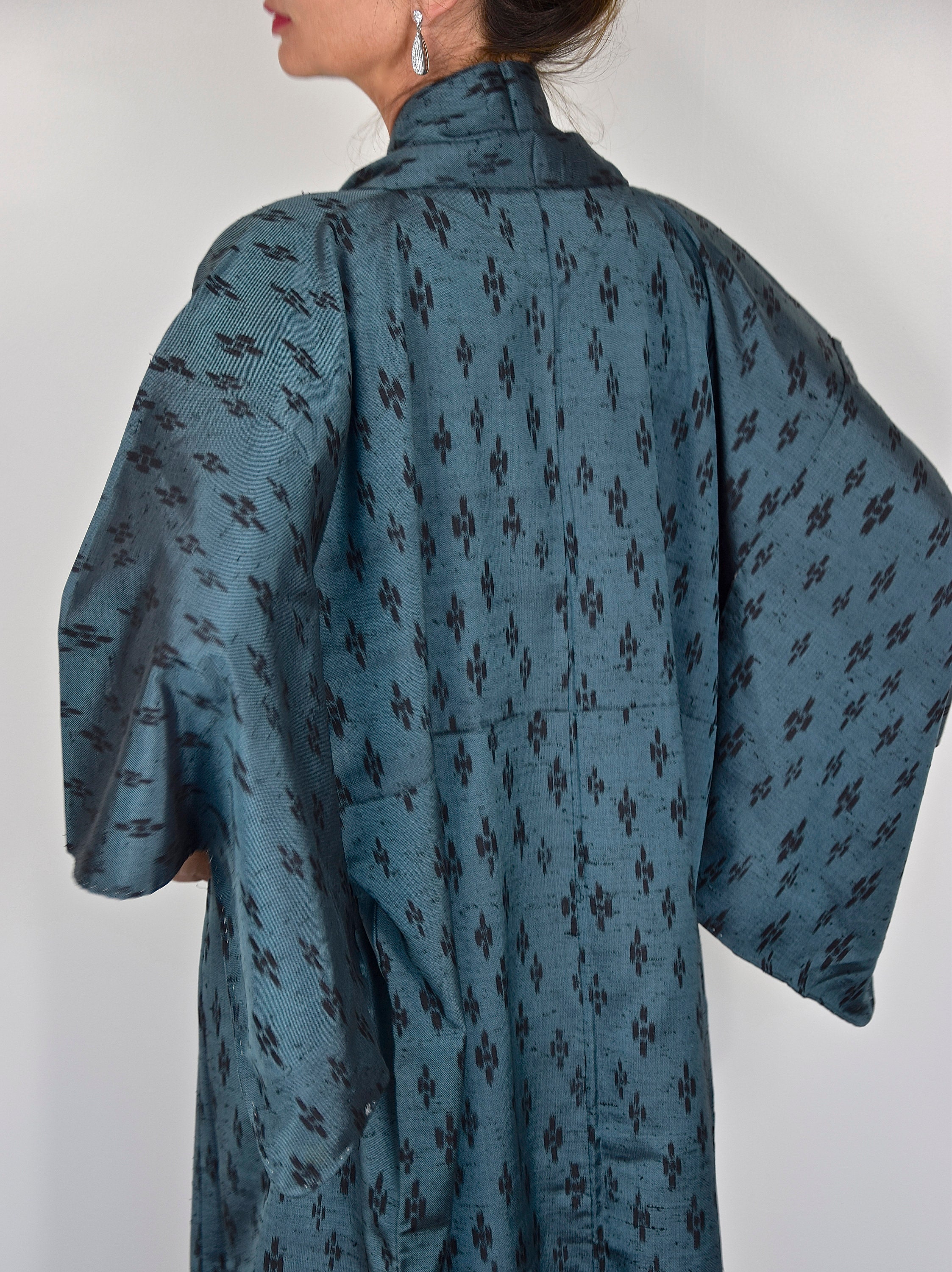 Vintage Kimono Ikat blue, unisex with Belt, Kimono Robe, Coat, Boho