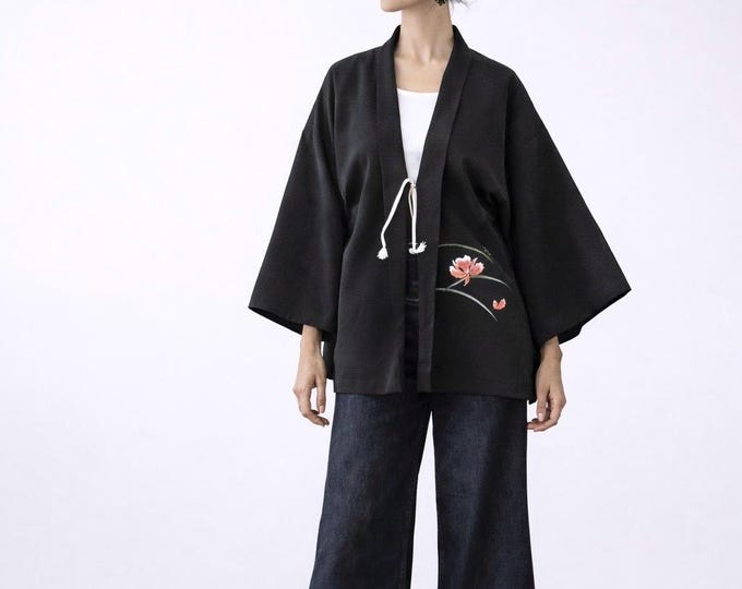 Black Elegant Japanese Kimono Jacket with flower pattern and Haori Himo, Original Japanese Haori, hand-sewn silk, Opera Evening