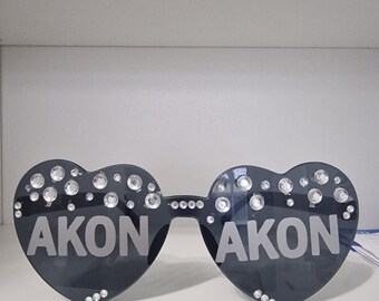 custom sunglasses Akon the superfan tour