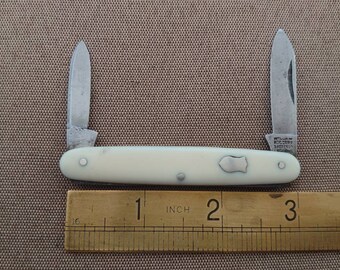Destash of random metal items Pens keys Morgan car key fob Silver plated box Penknife Dog tags Pickle fork top Ref 94