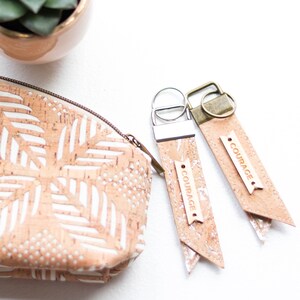 EXPLORER keychain luggage tag // Natural Cork // COURAGE keychain image 3